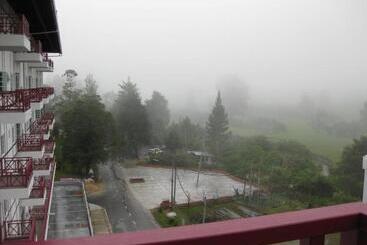 Iris House Resort