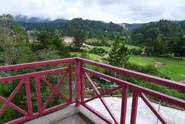 Iris House Resort