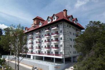 Iris House Resort
