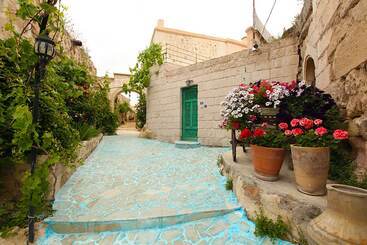 Larina Cave Otel