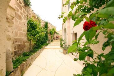 Larina Cave Otel