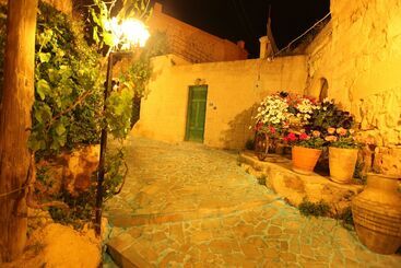 Larina Cave Otel