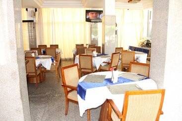Safina Hotel & Apartments
