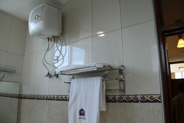 Safina Hotel & Apartments