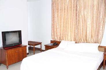Safina Hotel & Apartments