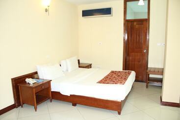 Safina Hotel & Apartments