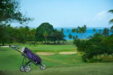 هتل Mount Irvine Bay Resort