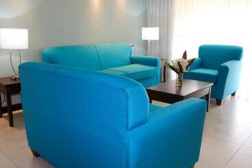 هتل Mount Irvine Bay Resort