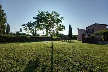 هتل Podere S.giulia   Casale S.giulia