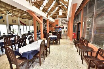 هتل Tikal Inn
