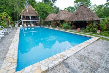 هتل Tikal Inn