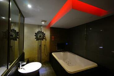 荷村 Motel