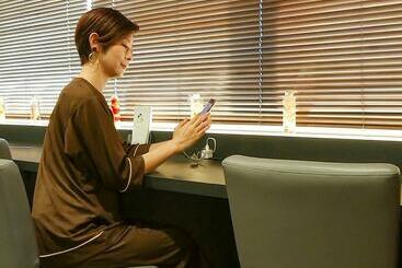Leo Yu Capsule Hotel Nishifunabashi