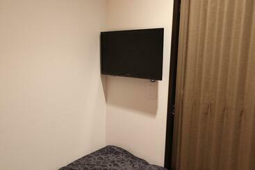 Leo Yu Capsule Hotel Nishifunabashi