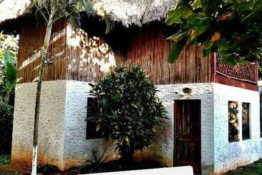 هتل Y Restaurante La Cabaña El Viajero