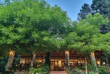 펜션 Guesthouse Alberti Llogara