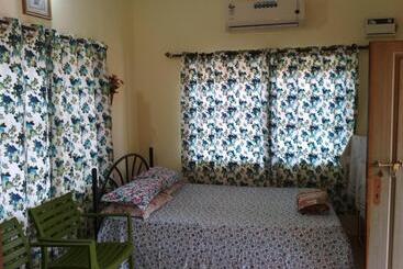 پانسیون Noel Guest House