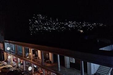 تختخواب و صبحانه Adlight Guest Rooms Swat