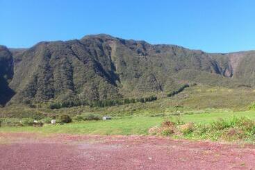 تختخواب و صبحانه L Arum Des Prairies
