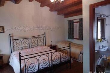 هتل Agriturismo La Scuderia