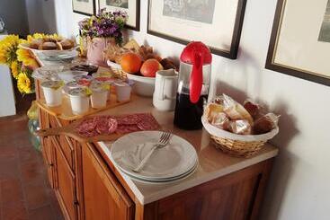 هتل Agriturismo La Scuderia