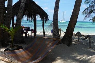 هتل Little Corn Island Beach And Bungalow