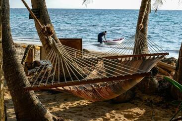 هتل Little Corn Island Beach And Bungalow