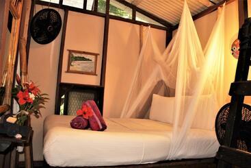 هتل Little Corn Island Beach And Bungalow