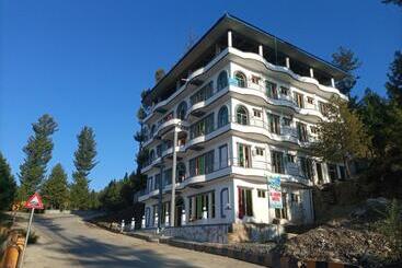 Pearl Continental Hotel Malam Jabba