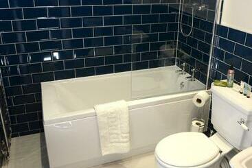 هتل The Kings Head Inn