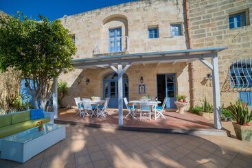 Village Knights Accommodation - Qormi
