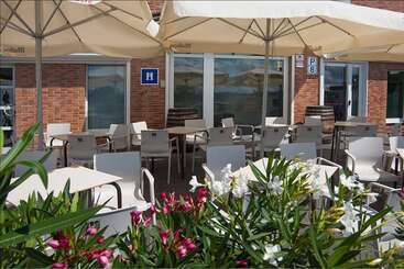 Iraipe Izaga Hostal - Noain