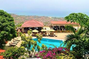 هتل The Country Lodge