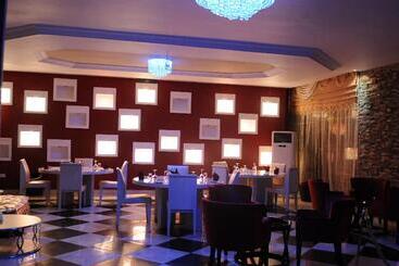 هتل The Country Lodge