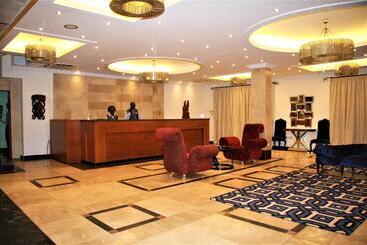 هتل The Country Lodge