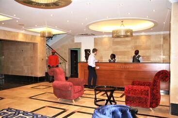 هتل The Country Lodge