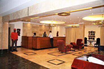 هتل The Country Lodge