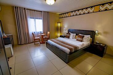 هتل The Country Lodge