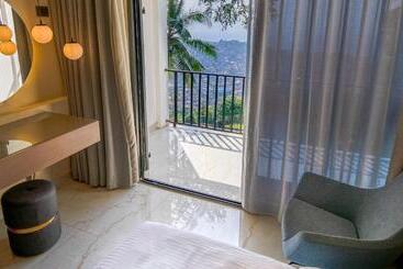 هتل The Country Lodge
