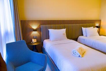 هتل The Country Lodge