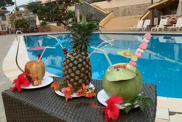هتل The Country Lodge
