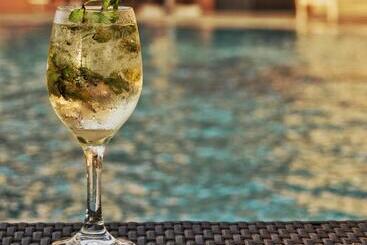 هتل The Country Lodge