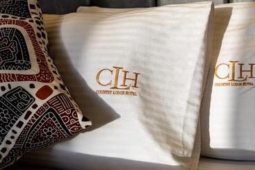 هتل The Country Lodge