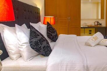 هتل The Country Lodge