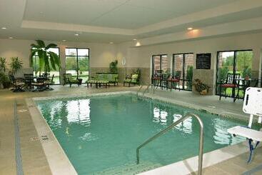 هتل Hampton Inn Springfieldsoutheast