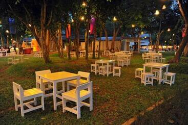 هتل Hua Hin Avenue
