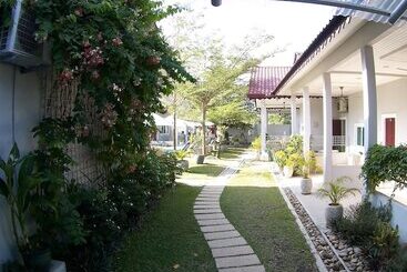 هتل Langkawi Chantique