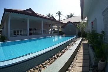 هتل Langkawi Chantique