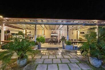 هتل Langkawi Chantique