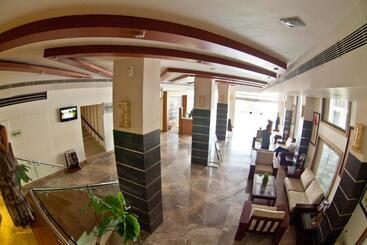 هتل Paramount Tower